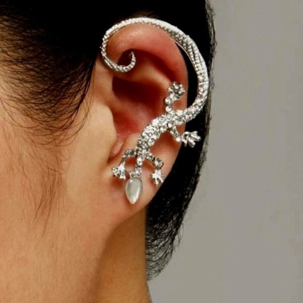 SILVER DIAMOND LIZARD EAR CRAWLER